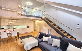 EMPIRENT Karlin Apartments